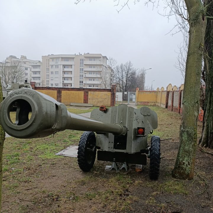 D-44