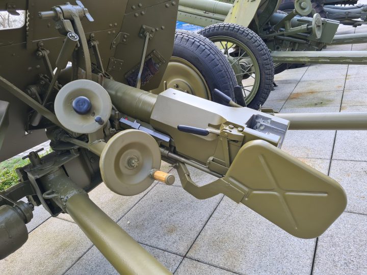 45 mm armata przeciwpancerna  4