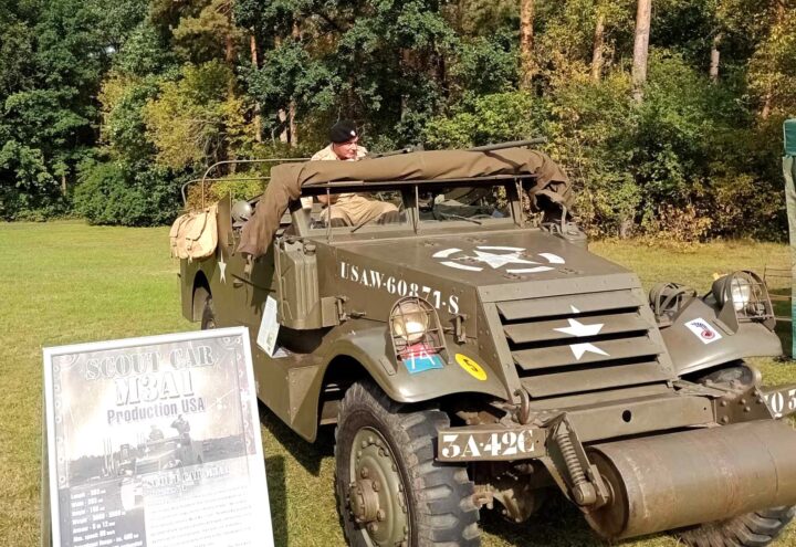 Amerykański kołowy transporter opancerzony M3 Scout Car
